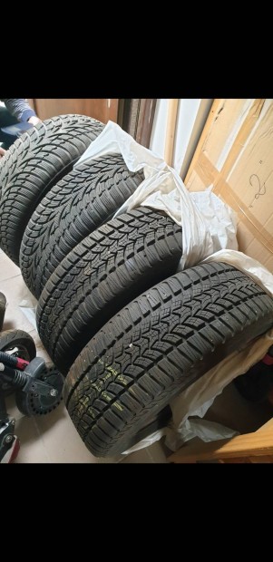 T�li gumi+felni, 4 db, 215/60 R16, 99H