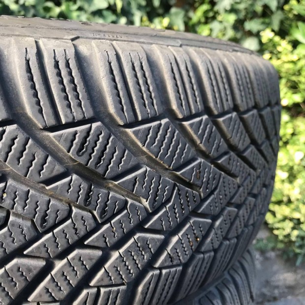 Tli gumi felnivel 205/55 R16 Continental