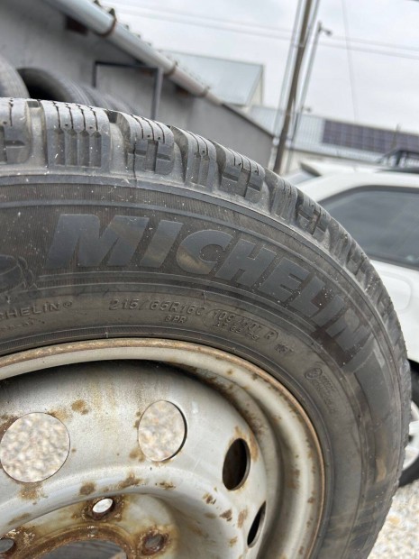 Tli gumi garnitra 6x139,7 osztkr 215/65R16C Michelin lemezfelnivel