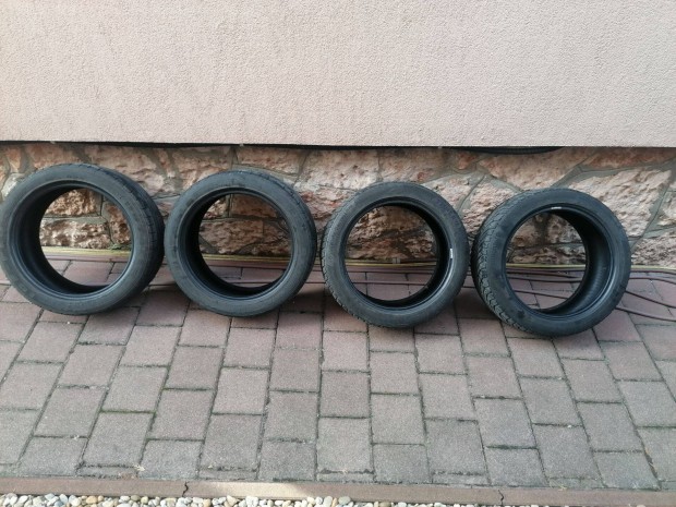 Téli gumi garnitúra Continental Rotalla 225/45/17