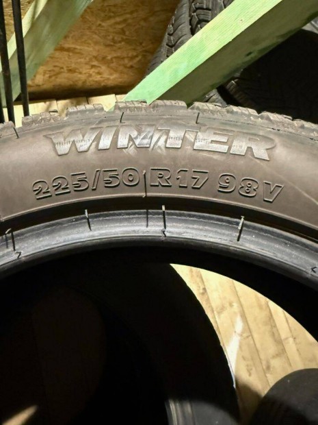 Tli gumi garnitra Taurus 225/50R17 7,5 mm profil 4db 60.000Ft
