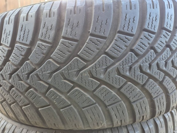 Tli gumi garnitra (4db) - Falken Eurowinter 215/60 R17