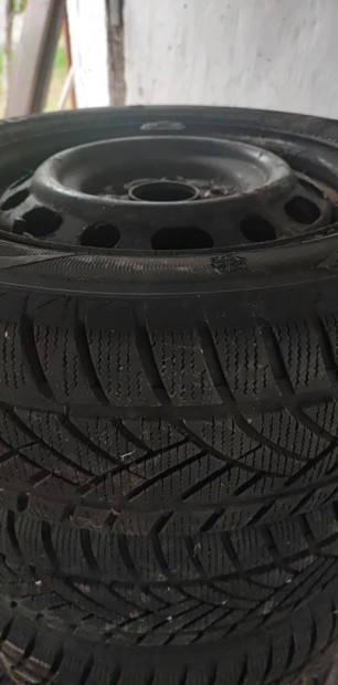 Tli gumi garnitra acl felnin 195/65R15 (Mazda6-on volt)