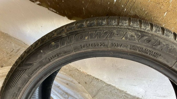 Tli gumi hasznlt 245/45R20 elad