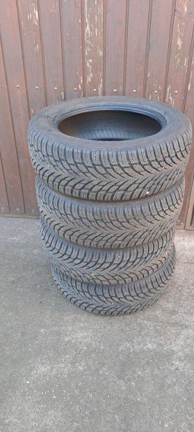 Tli gumi szett 215 /60 R 17 Elad