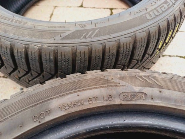 Téli gumi szett, Laufenn 215/45 R17