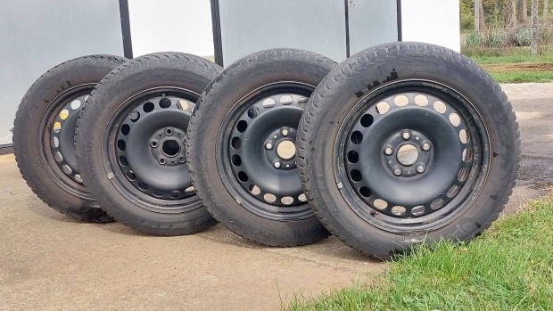 Tli gumi szett + felni (4 db) 205/55 R16 Apollo