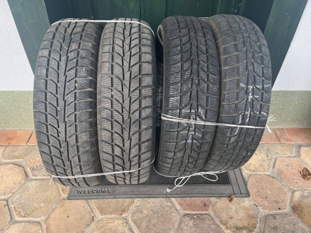 Téli gumi szett, kiváló állapotban (Mini One)