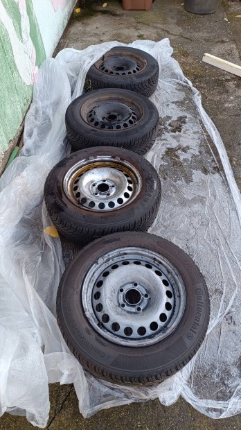 Téli gumi szett, lemezfelnivel eladó