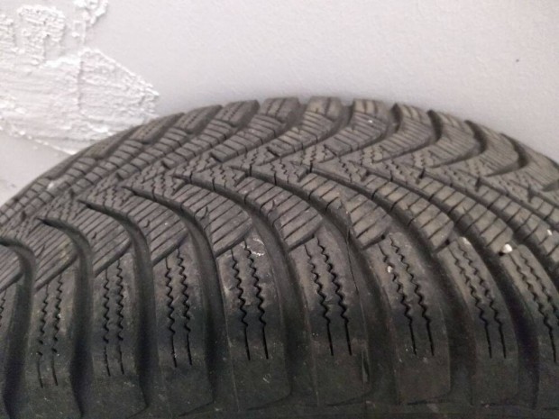 Tli gumi szett elad 205/55 R16 6,5-7mm profil