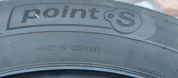 Tli gumi szett feketre porszrt lemezfelnikkel