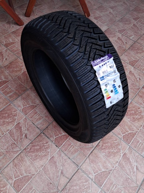 Tli gumiabroncs Laufenn 205/55 R16 LW31