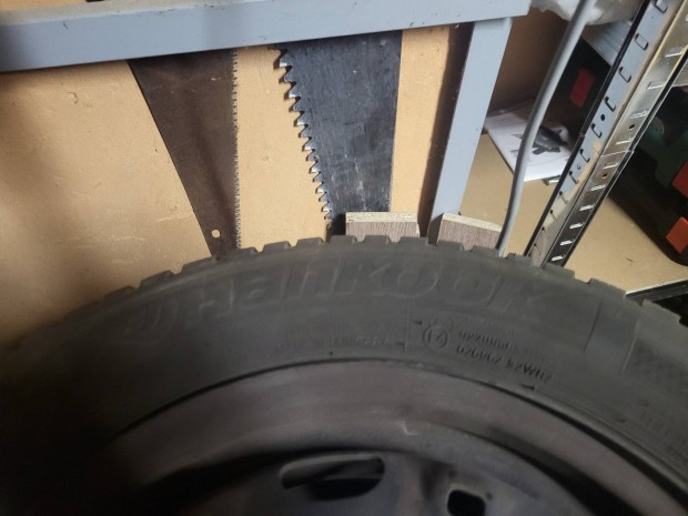 Téli gumiabroncs szett lemezfelnivel 165/70R14