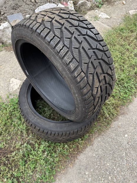Tli gumik 245/40/R18
