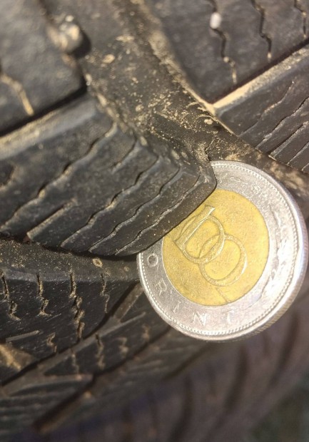 Tli gumik , felnikkel,dsztrcskkal, csavarokkal