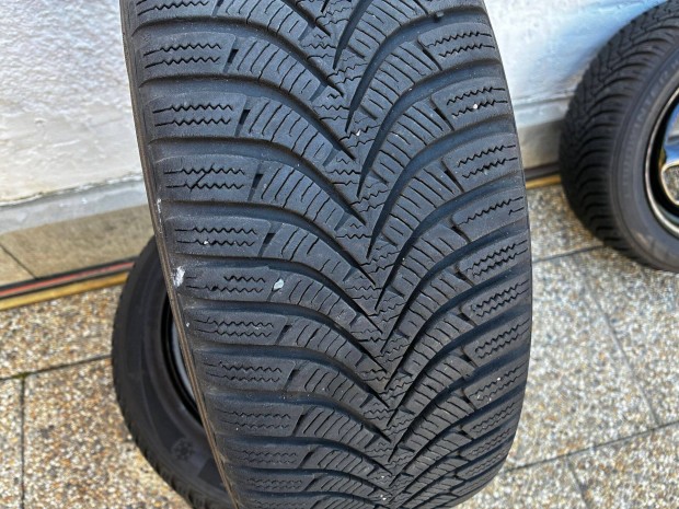 Tli gumik, komplett felnivel