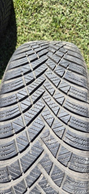 T�li gummik felnivel, egy szezont futottak csak