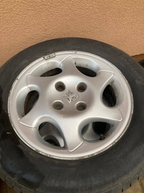 Téli használt gumik könnyűfémfelniken R15 195/65