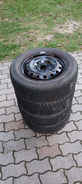 T�li ker�k 185/60 r15 et39 4x100 ac�l felnin toyota yarishoz