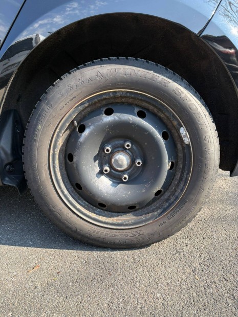 T�li ker�k garnit�ra Dunlop Winter Sport 5 205/55 R16 gumikkal