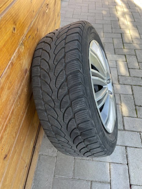 Téli-nyári gumi szett felnivel