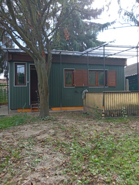 T�lies�tett fah�z kiad�