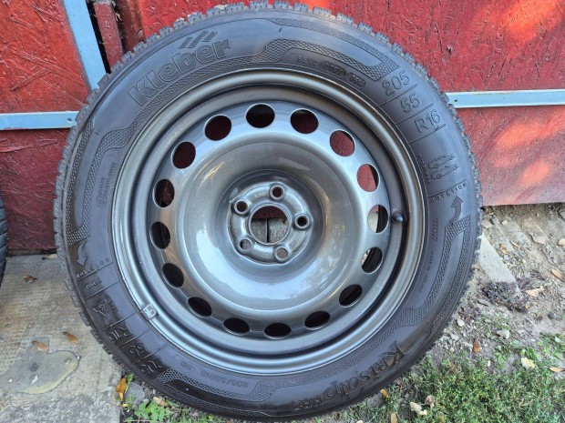 Téligumi 205/55R16 Felnin