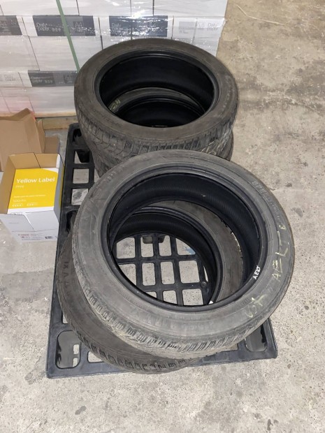 T�ligumi 215/50 R 17 V XL