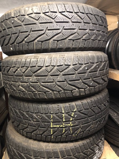 Tligumi 215/55 R17"