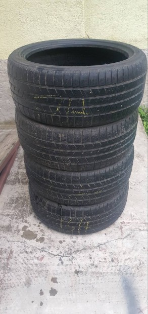 Tligumi 225/40/18 pirelli