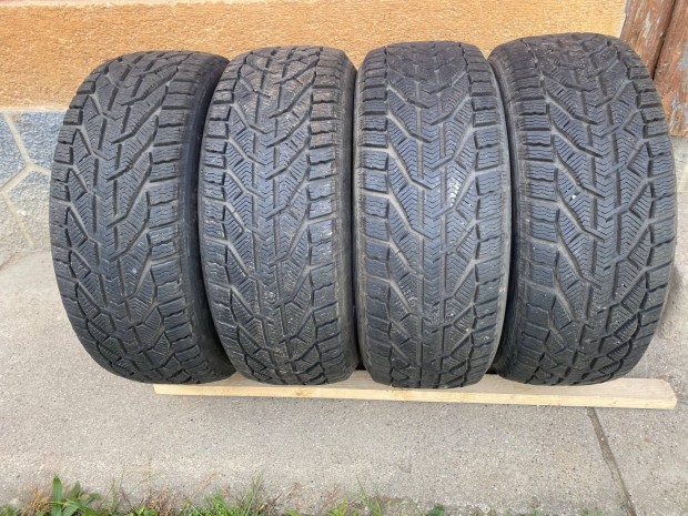 Tligumi 225/50R17