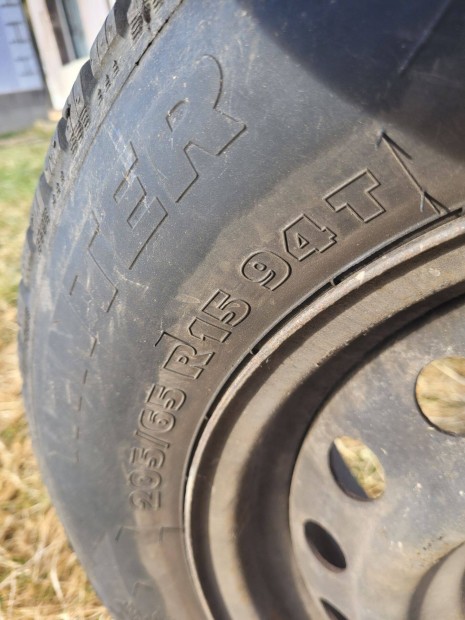 Téligumi 4db, Taurus Winter 0 205/65R15 - 94T