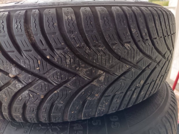 Tligumi, ajndk dsztrcsa