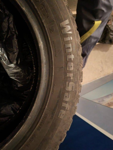 Téligumi eladó jó állapotban