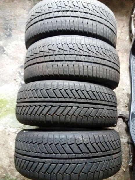 Tligumi garnitra - 225/50 R17 - Hankook, Point S