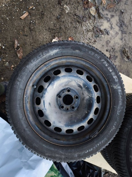 Tligumi lemezfelnin szerelve