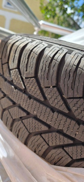 Tligumi szett felnin, Ausztribl, 1 szezont hasznlt 195/65 R15