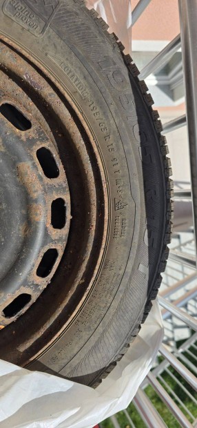 Tligumi szett lemezfelnin, Ausztribl, 1 szezont hasznlt 195/65 R15