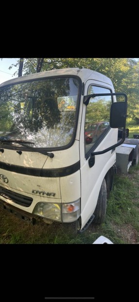 Teljes komplett eleje Toyota Dyna 150 100