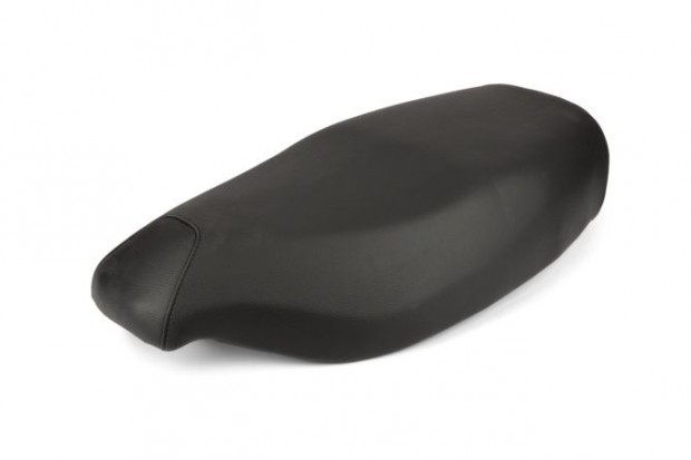 Teljes �l�s fekete Piaggio Typhoon 2010 el�tt