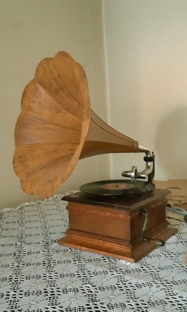 Teljesen eredeti, tlcsres gramofon, gramafon, lemezjtsz!