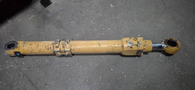 Teljesen fel�j�tott munkahenger (Caterpillar)