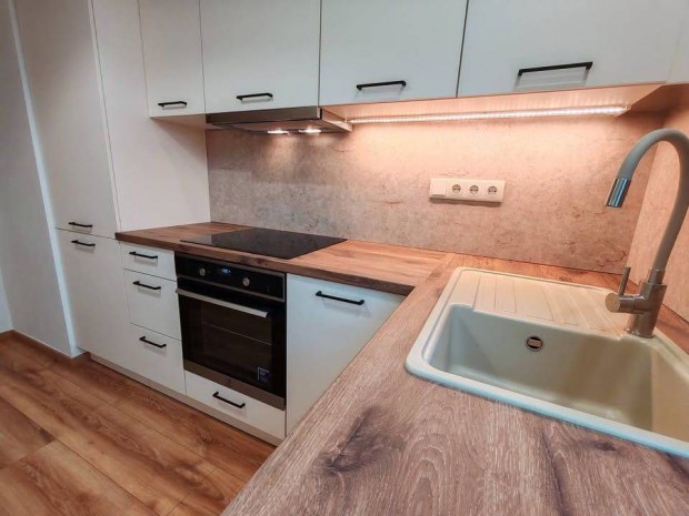 Teljesk�r�en fel�j�tott, azonnal k�lt�zhet� lak�s a Szilf�kalj�n