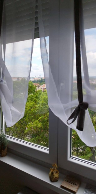 Teljesk�r�en fel�j�tott, v�rpanor�m�s lak�s Veszpr�mben