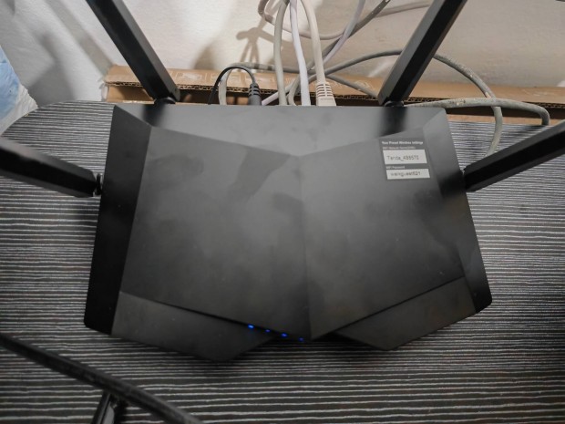 Tenda ac1200 WiFi router 