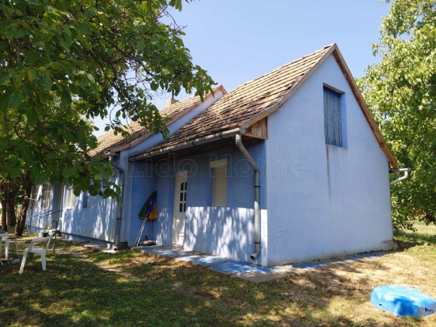 Teng�di csal�di h�z