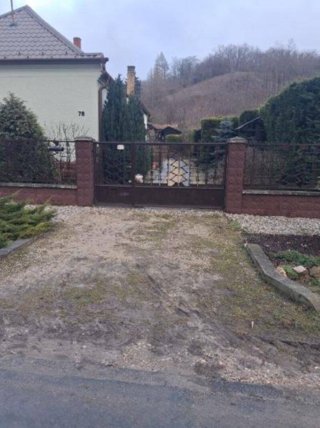 T�ny�n Panor�m�s csal�di h�z elad�