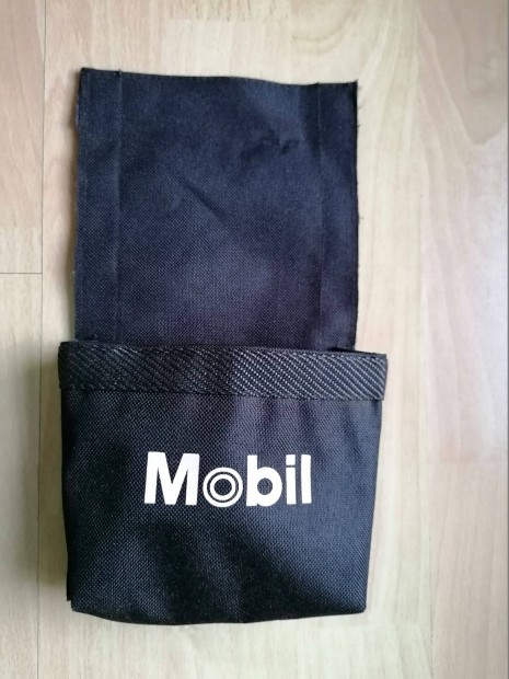 Tépőzáras, tartalék motorolaj tartó - csomagtartóba