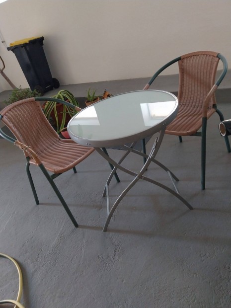 Terasz garnit�ra elad�