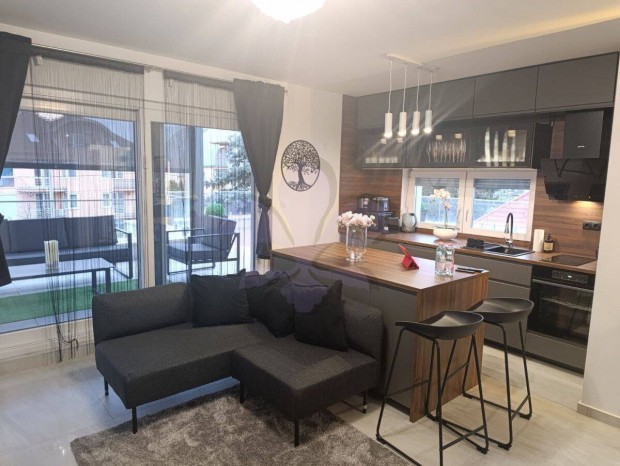 Teraszos lak�s kiad� a Sz�chenyi utc�n